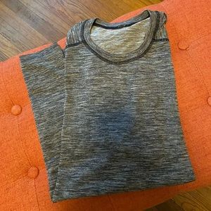 Mens lululemon top